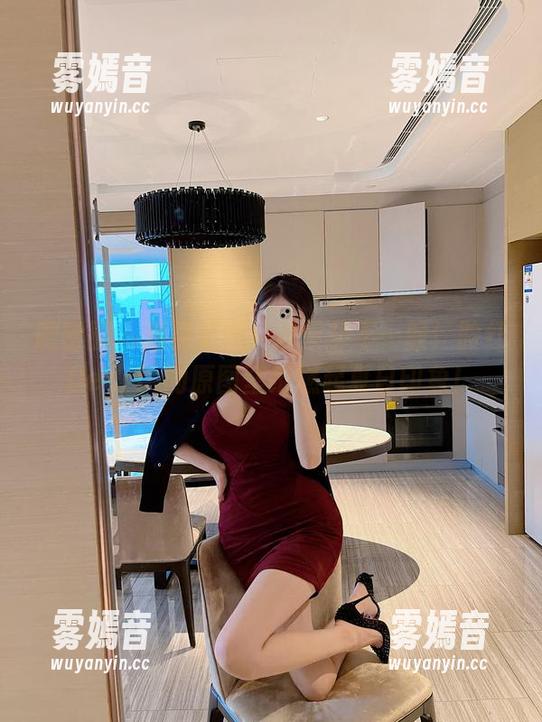 微密圈 - 短裤虽短，效果却不一般！脸红Dearie的原图壁纸燃起夏日印象！