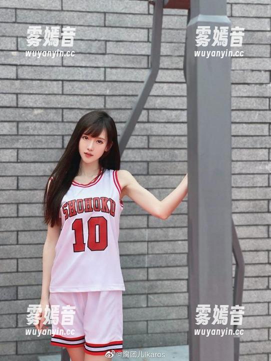 腐团儿Ikaros灰丝之旅：原图与套图的“你追我赶”
