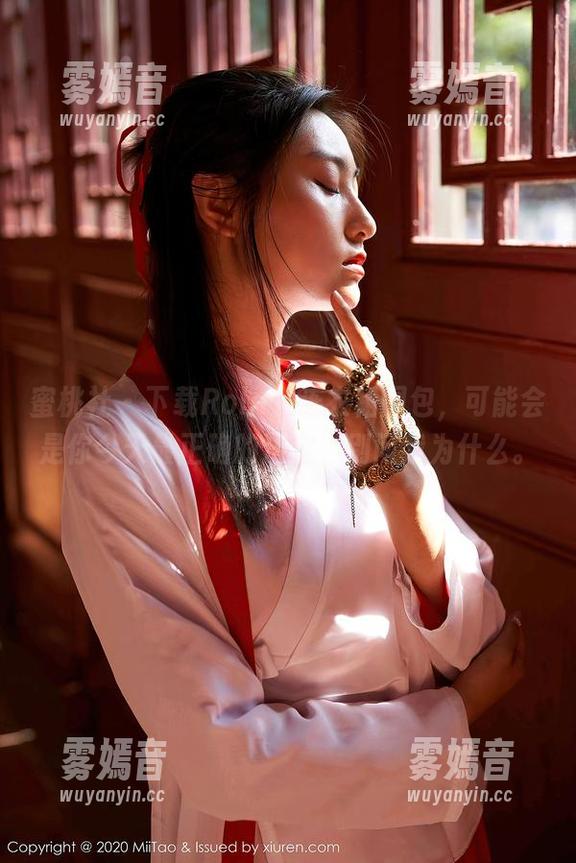 蜜桃社-Rola 蜜桃社 - 下载Rola的连衣裙图包,可能会是你今天最正确的决定,别问我为什么。