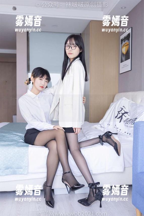袜啵啵-甜甜圈 袜啵啵 - 校服与甜甜圈的结合,免费送出超有趣的作品!