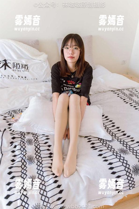袜啵啵 - 白丝大腿袜的另种吸引力，稚予最新写真就在这里，你的目光跟得上吗？