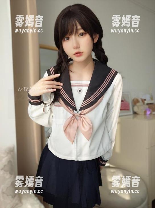 迷之呆梨 迷之呆梨最新写真集:春日少女,光影宠儿的随意一拍!