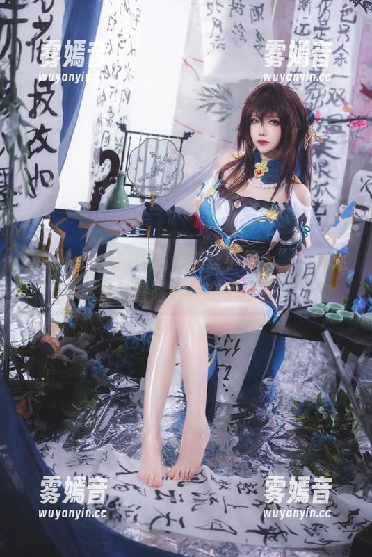 雪晴Astra 雪晴Astra的作品“灰丝小护士”,我这是在冒险还是在治疗?