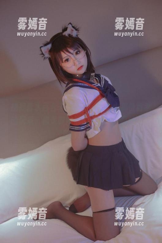 捕捉青水百合子的美图，运动中那份自然的风采，像是时间被悄悄暂停，真让人想多看几眼。