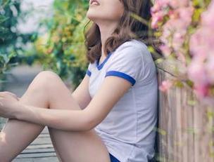 青豆客 - 最新照片里，梦娜Vanessa凭什么“掌控”瑜伽，真让人捉摸不透。